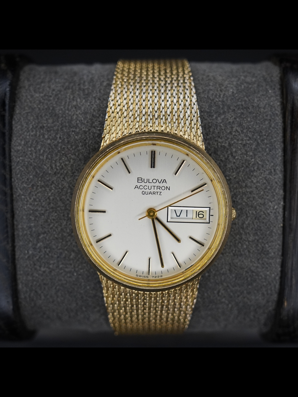 Vintage 1980s Bulova Accutron 10KT Gold Filled Quartz Swiss Day Date Men's Watch